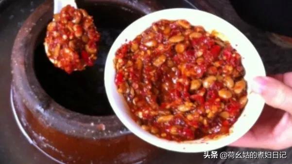 豆瓣酱的制作视频
:发霉好的豆瓣，拿回家怎么做豆瓣酱？  第3张