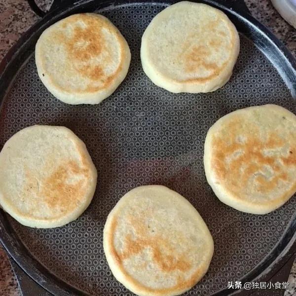 包菜制作视频短片
:晨光香菇包菜饼怎么做？  第3张
