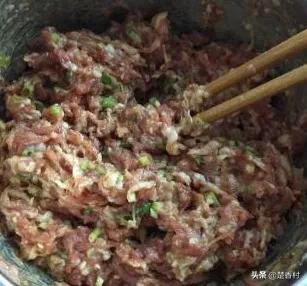 包子的制作视频
:现在外面包子店里的肉包子是什么做的，味道家里做不出来呀，有内行人吗？  第2张