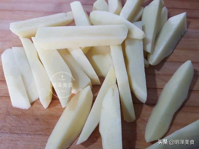 薯条怎么制作视频
:土豆条薯条的家常做法？  第7张