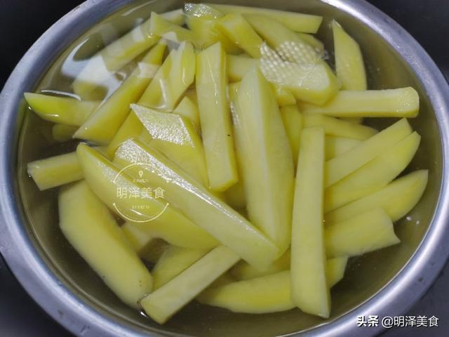 薯条怎么制作视频
:土豆条薯条的家常做法？  第10张