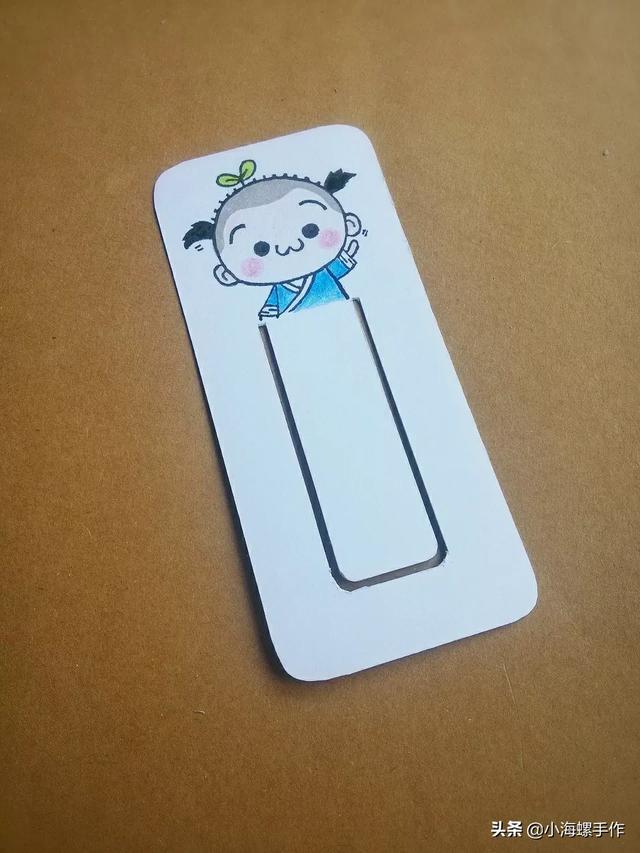 长方形书签制作方法视频
:小学生如何制作又简单又漂亮的书签呢？  第3张