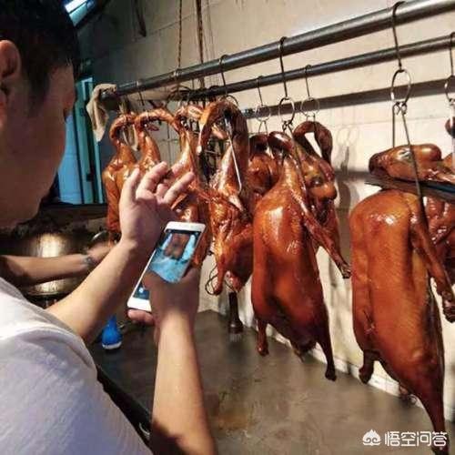 脆皮烤鸭制作视频
:制作烤鸭不脆皮怎样找到原因呢？  第3张