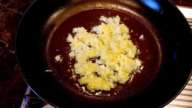 蒜泥龙虾制作方法视频
:蒜泥小龙虾怎么做好吃？  第2张