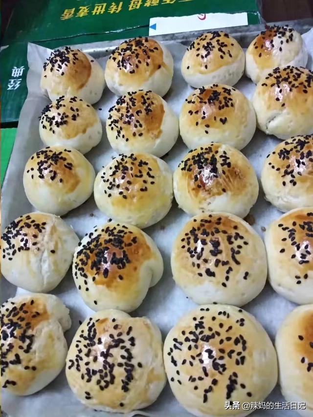 鸡蛋酥的制作方法视频
:蛋黄酥里的蛋黄是鸡蛋黄吗？怎么做好吃？  第1张