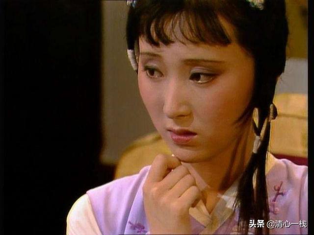 肚兜做法视频
:林黛玉若到了薛宝钗的年纪，会做出在宝玉睡觉时在屋里给他绣肚兜的事吗？  第2张