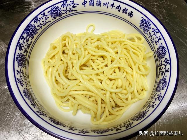 大把拉面做法视频
:拉面馆的面粉放了什么为什么韧性那么好的？  第4张