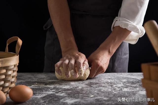 大把拉面做法视频
:拉面馆的面粉放了什么为什么韧性那么好的？  第5张