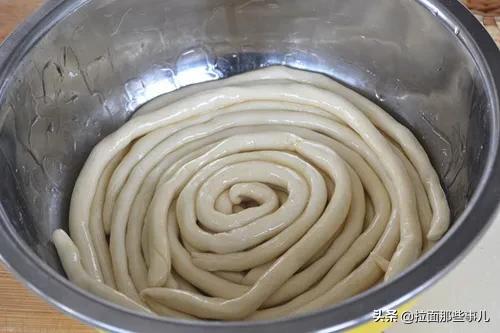 大把拉面做法视频
:拉面馆的面粉放了什么为什么韧性那么好的？  第6张