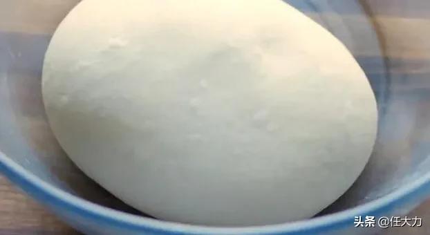 彩色油条做法视频
:怎样使油条炸的金黄透亮颜色好看？  第2张