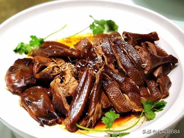 板鸭的做法视频
:好想吃酱板鸭，请问在家如何制作呢？  第1张