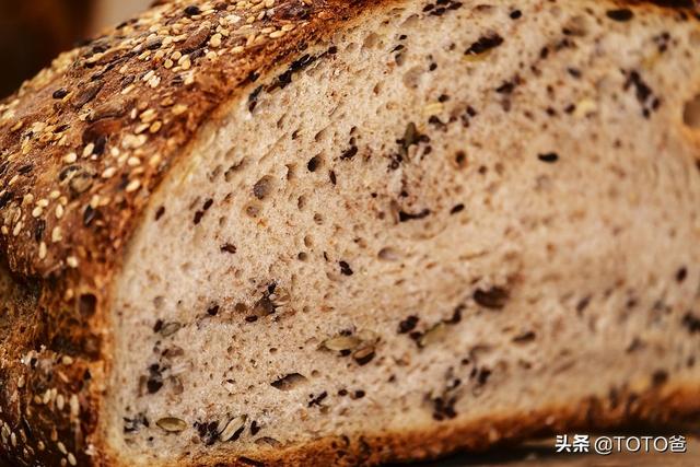 电烤箱怎么做面包的视频教程
:如何制作烤面包？  第1张