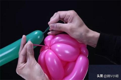 气球玫瑰花的做法视频
:气球玫瑰花造型教程？  第34张