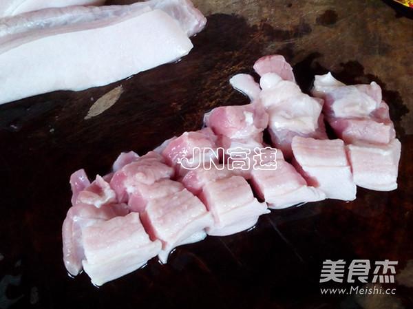 红烧肉正确做法视频
:红烧肉最基本做法是什么？  第2张