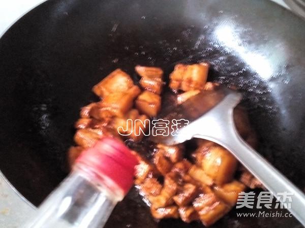 红烧肉正确做法视频
:红烧肉最基本做法是什么？  第8张