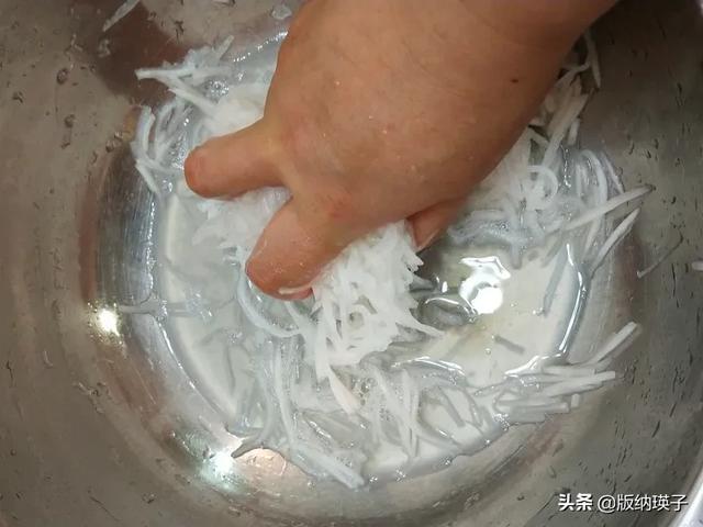 萝卜丝饼的做法视频
:萝卜丝饼怎么做？  第5张