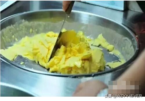 炒冰怎么做视频教程
:夏天解暑利器，教你认识各种炒冰？  第1张