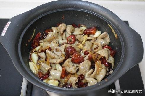 大肠锅仔做法视频
:肥肠锅仔饭店的做法？  第8张
