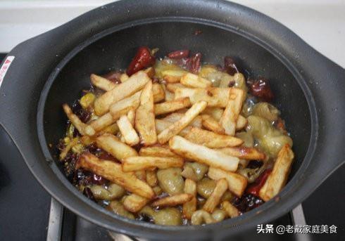 大肠锅仔做法视频
:肥肠锅仔饭店的做法？  第9张