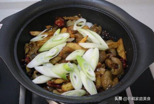 大肠锅仔做法视频
:肥肠锅仔饭店的做法？  第10张