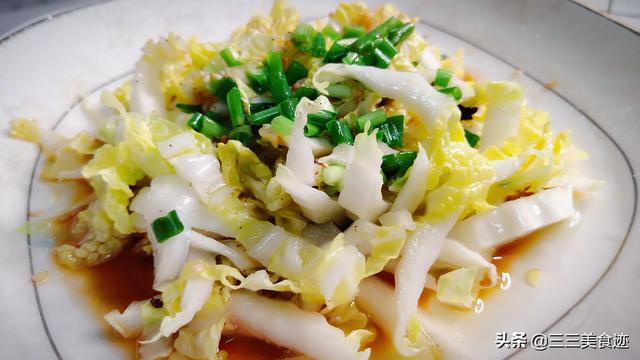 干烧娃娃菜的做法视频
:给你一颗娃娃菜，你打算做个什么菜呢？  第1张