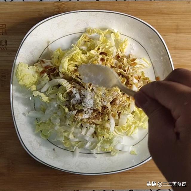 干烧娃娃菜的做法视频
:给你一颗娃娃菜，你打算做个什么菜呢？  第5张