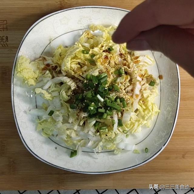 干烧娃娃菜的做法视频
:给你一颗娃娃菜，你打算做个什么菜呢？  第6张