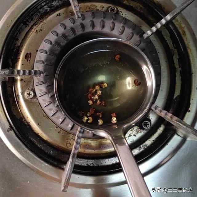 干烧娃娃菜的做法视频
:给你一颗娃娃菜，你打算做个什么菜呢？  第7张