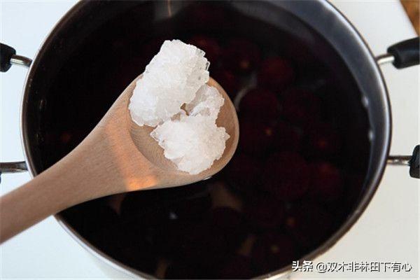 冰杨梅的做法视频
:冰镇杨梅汤做法？  第4张