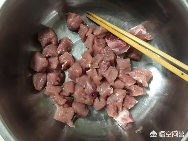 溜肉段儿的做法视频
:溜肉段怎么做才能外焦里嫩？  第2张