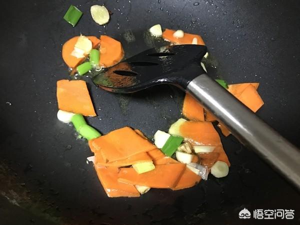 溜肉段儿的做法视频
:溜肉段怎么做才能外焦里嫩？  第9张