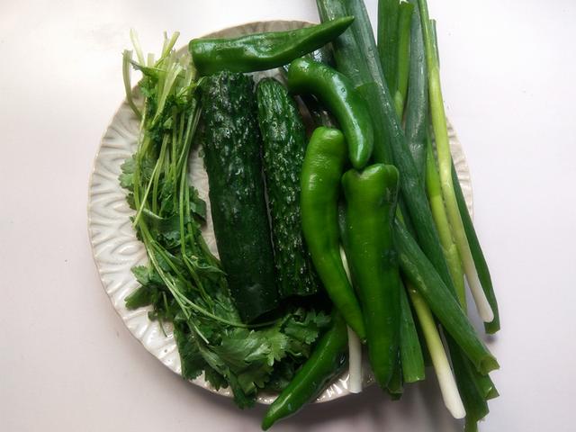 老虎菜的做法视频
:哈尔滨的老虎菜是怎么做的？  第3张