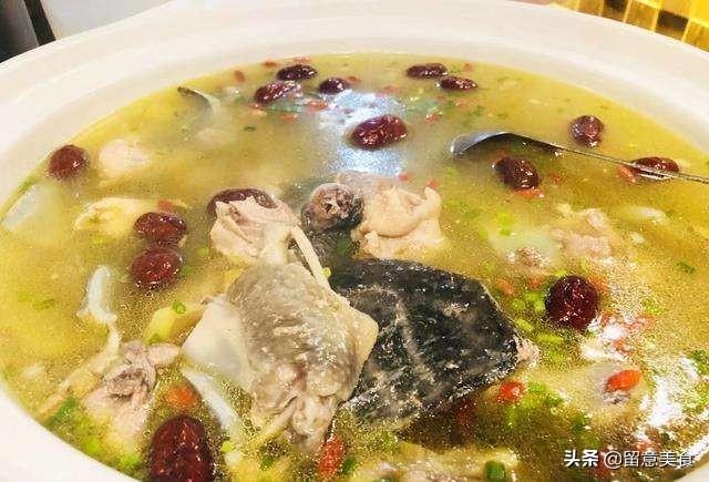 清炖甲鱼的做法视频
:甲鱼炖汤的做法？  第1张