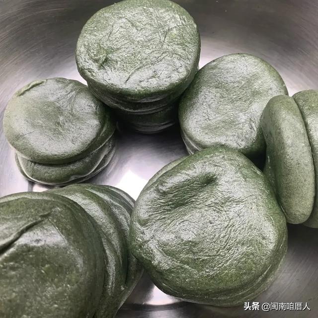 艾草粿的做法视频
:这就是福建大田艾草粿，你们想吃吗？  第1张