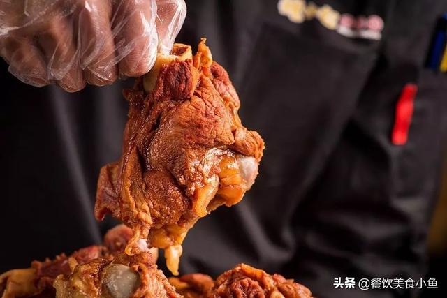 东北酱大骨的正宗做法视频
:酱大骨头怎么做？  第4张