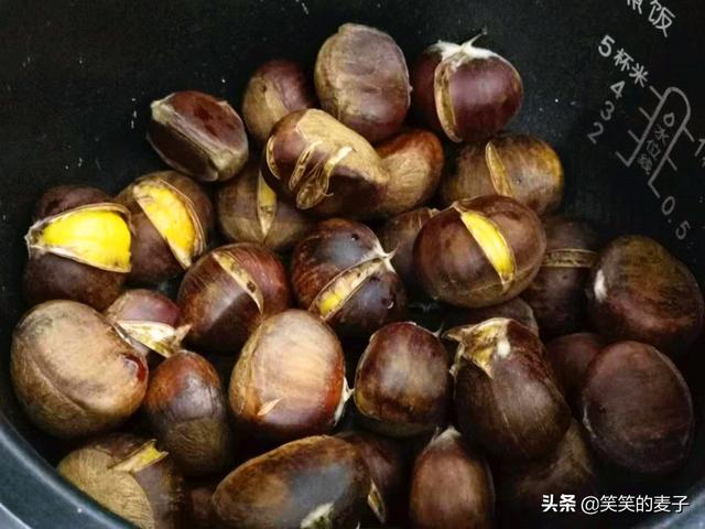 红烧肉简单做法视频
:板栗红烧肉的制作过程是怎样的？  第9张