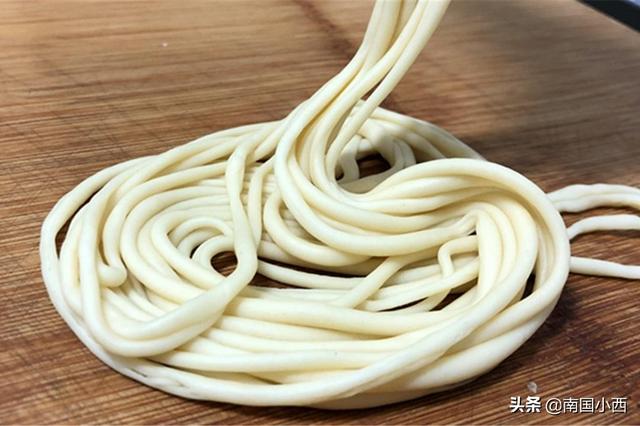 扯面的做法视频
:拉面和面的正确配方是什么? 第4张 扯面的做法视频
:拉面和面的正确配方是什么? 第4张