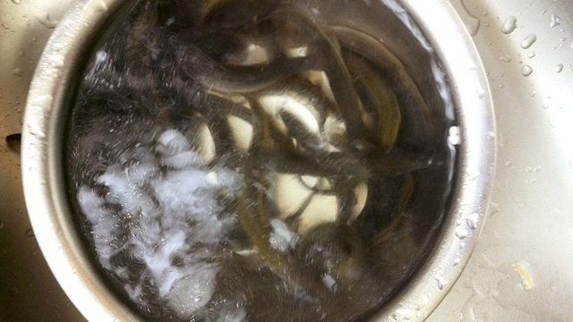 泥鳅的做法视频
:泥鳅怎么做才好吃？  第20张