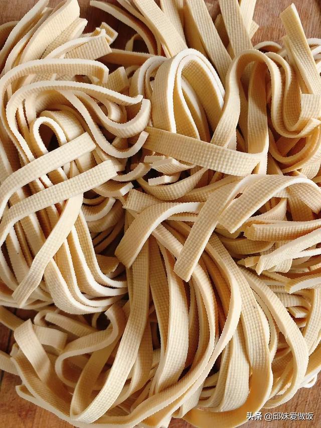 拌干豆腐做法视频
:凉拌豆腐、豆腐皮怎么做才好吃？  第2张