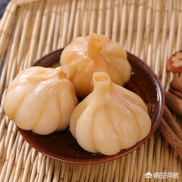 糖醋大蒜的做法视频
:糖醋大蒜怎样腌制好吃？放什么调料腌制？需要哪些工序？  第3张