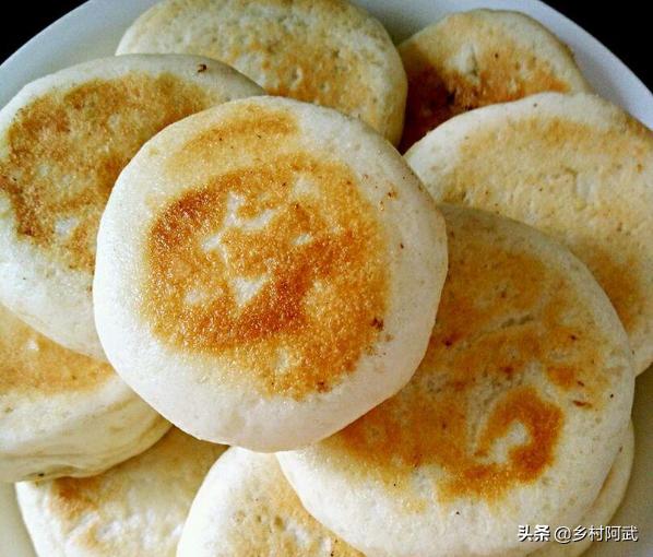 草帽饼的做法视频
:烙饼，和面用什么水最好？  第3张