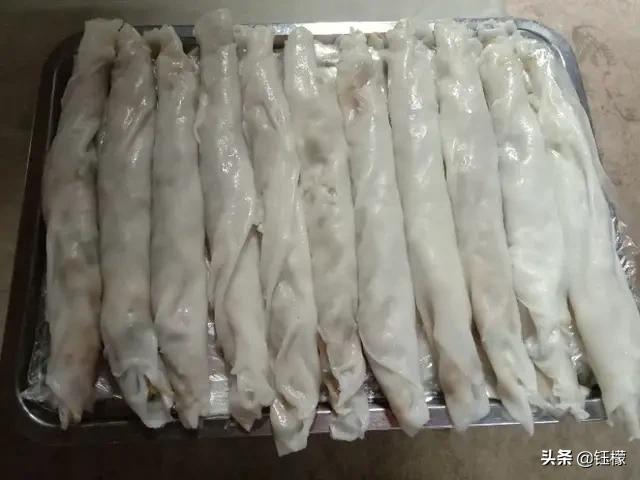广西扁粉做法视频
:有谁知道广西卷筒粉怎么做？  第3张