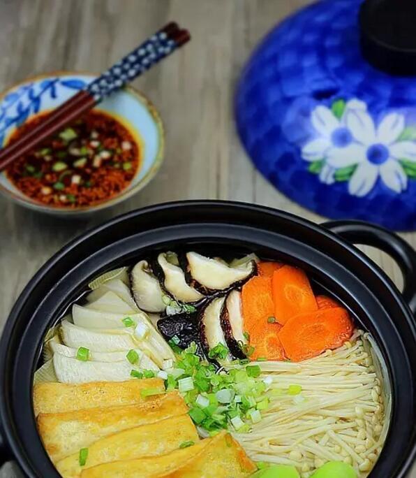 的做法视频
:金针菇都有哪些美味的做法？  第8张