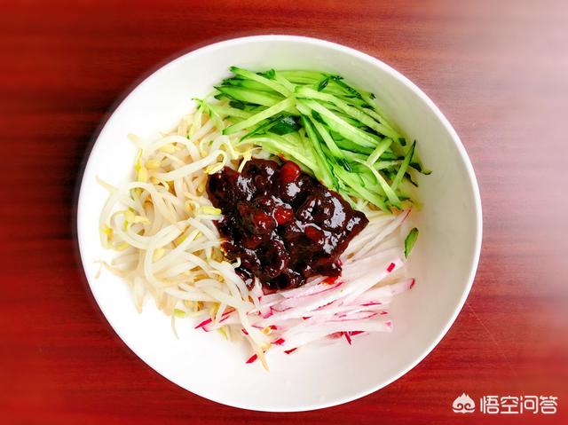 老北京炸酱面做法视频
:老北京杂酱面的肉酱怎么做？  第1张