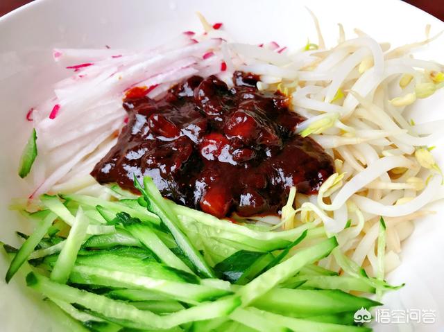 老北京炸酱面做法视频
:老北京杂酱面的肉酱怎么做？  第2张