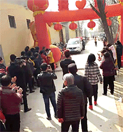 一张图片怎么做成动态视频
:有哪些让你笑出内伤的GIF图？  第11张