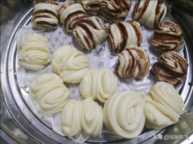 花卷的做法视频如何捏
:做花卷有哪几种方法？  第1张