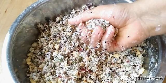 月饼的做法视频
:月饼是什么食材制作的？  第6张