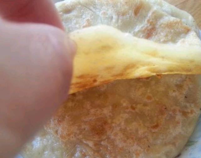 东北肉饼的做法视频
:东北的馅饼怎么做？特点是薄，劲道，一咬掉渣那种，不是脆的那种？  第21张