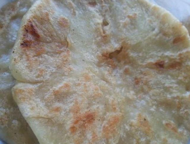 东北肉饼的做法视频
:东北的馅饼怎么做？特点是薄，劲道，一咬掉渣那种，不是脆的那种？  第22张